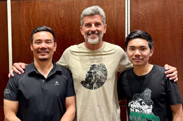City Mayor Ulpiano Suarez welcomes record-holding Tashi Lakpa, Nima Rinji Sherpa at Mendoza